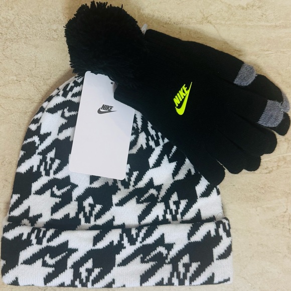 Nike Kids' Print Peak Beanie Hat and Glove Set - Picture 5 of 8